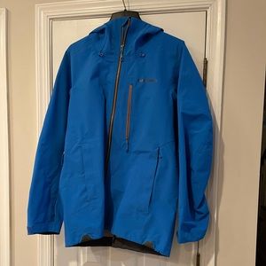 Men’s Patagonia gortex jacket and pants